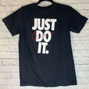 NIKE crew neck cotton black graphic shirt size LG